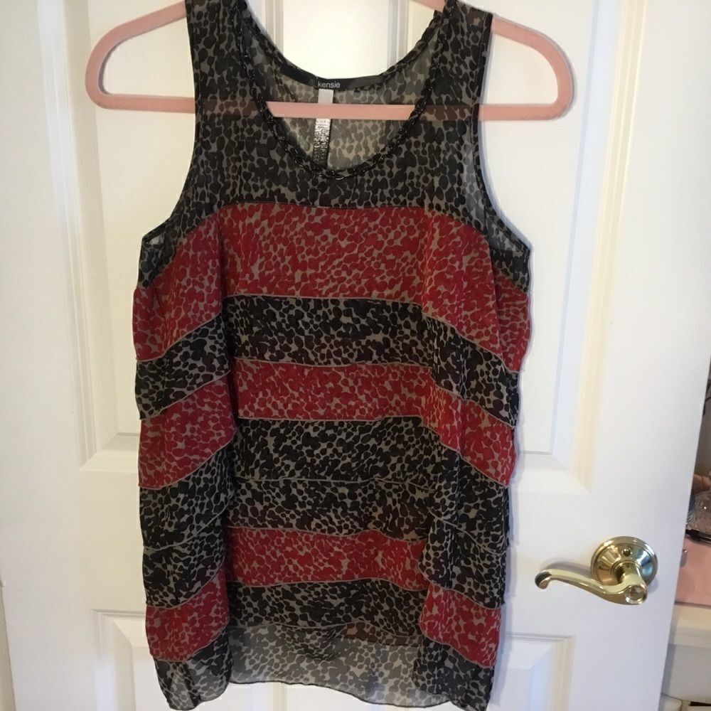 NWOT Kensie Brand Women’s Sleeveless Blouse in Tan, Black and Red Dot.